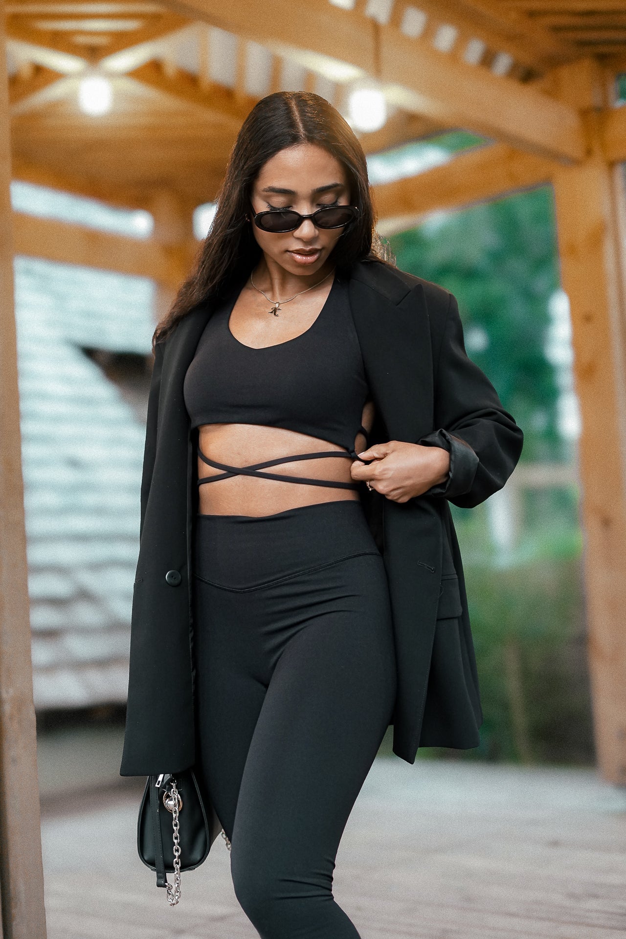 Ivy Laces bra - LuxeSkin™ noir - Bahana