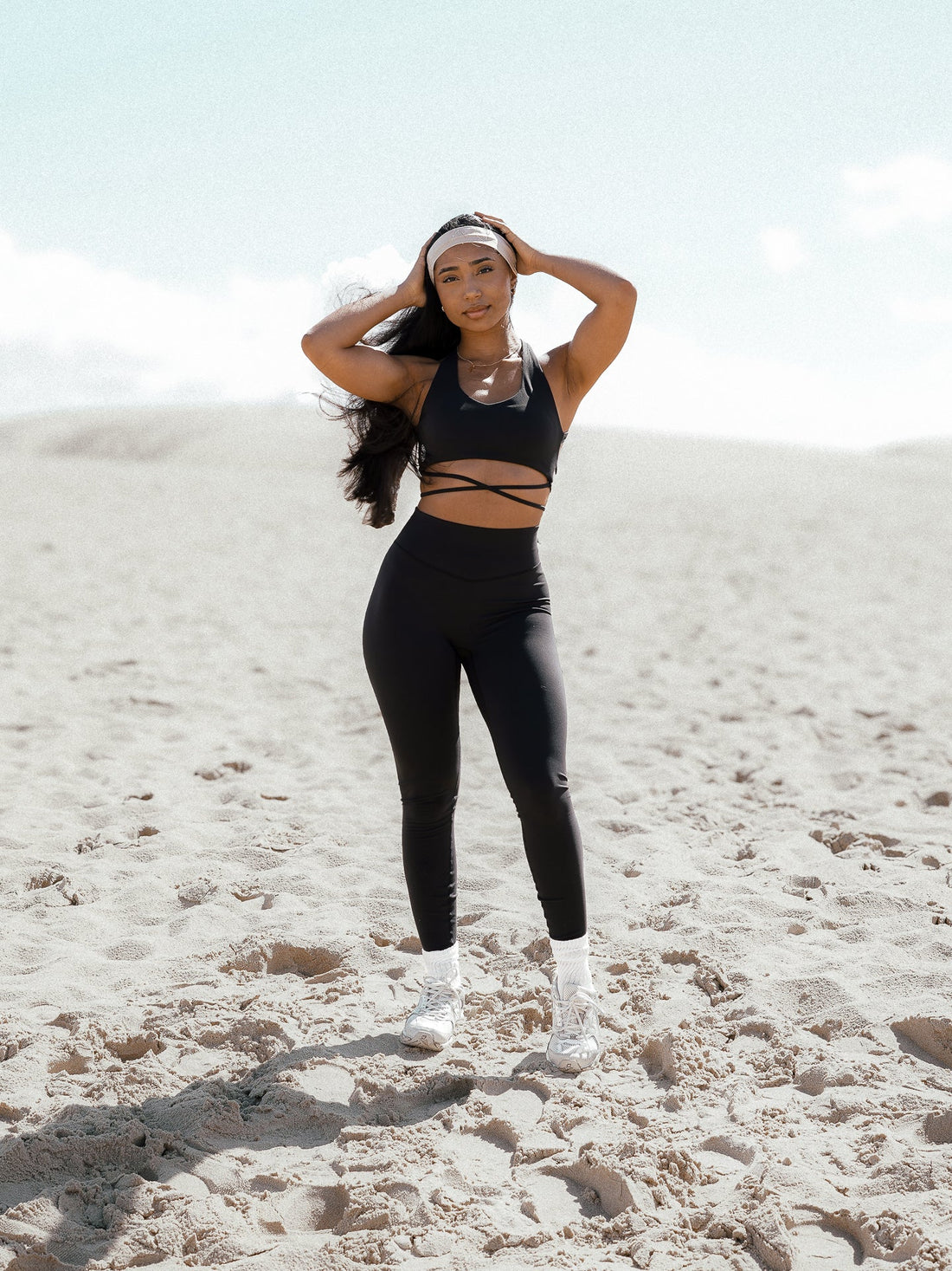 Ivy Laces bra - LuxeSkin™ noir - Bahana